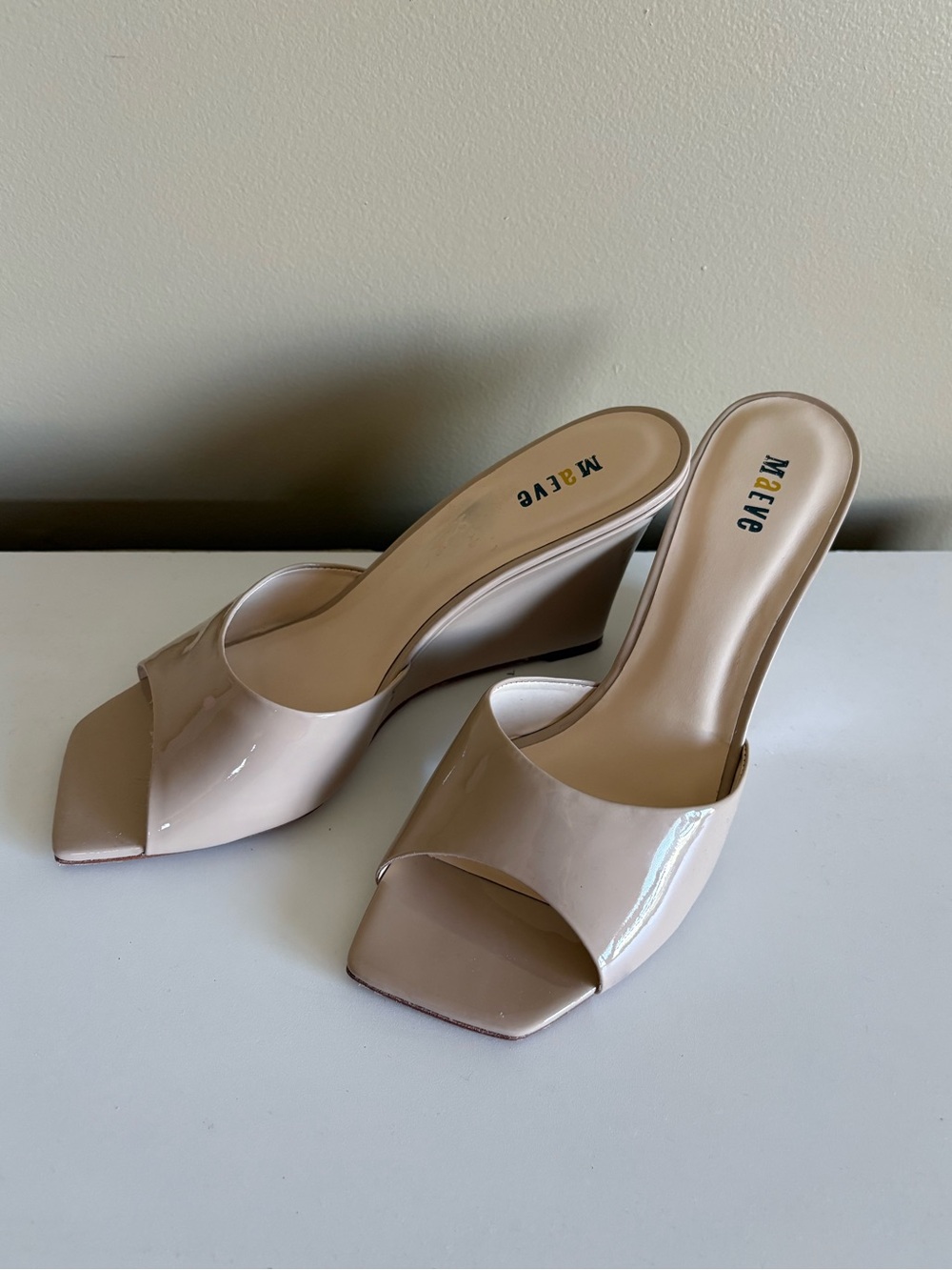 Anthropologie Maeve Beige Patent Wedge Square Toe Sandals Size 7